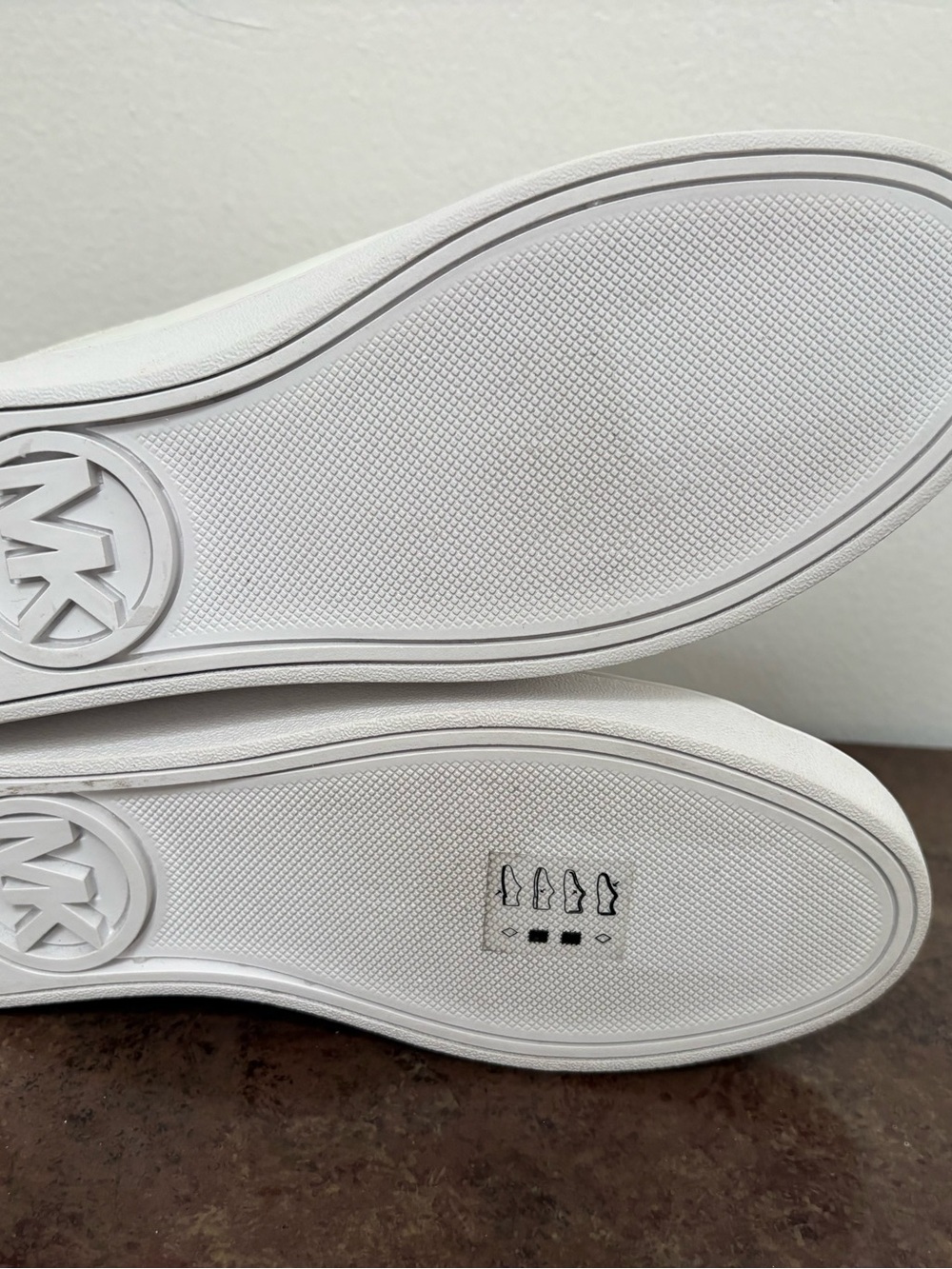 Michael Kors White Gold Zip Slip-On Sneakers Size 8.5 NWOB - Picture 9 of 9